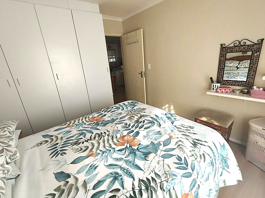 2 Bedroom Property for Sale in Gordons Bay Central Western Cape